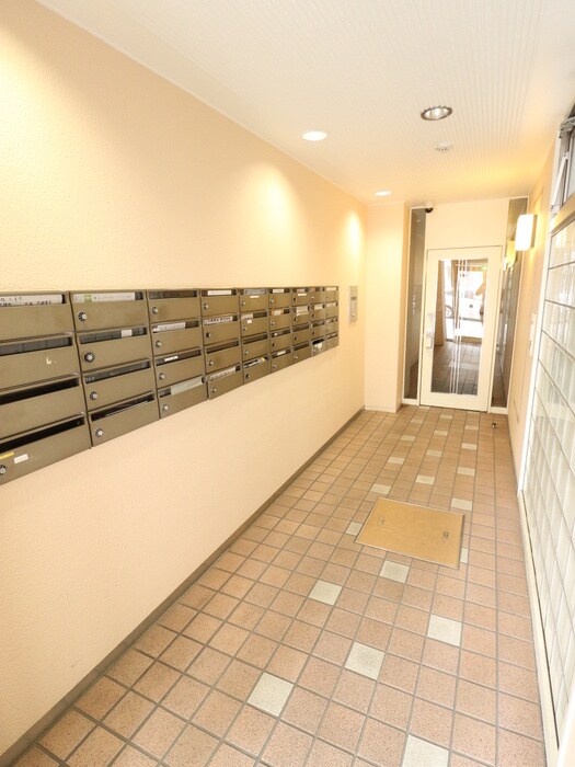 アクシス調布のエントランス部分