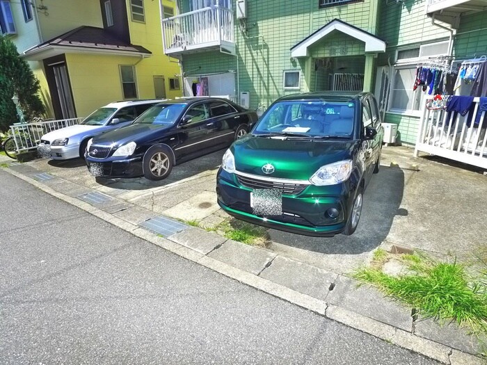 物件外観写真4　(駐車場)