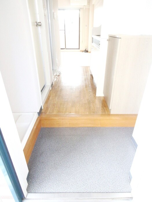 物件内観写真15　(玄関)
