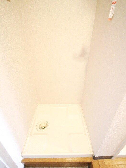 物件内観写真18　(洗濯機置場)