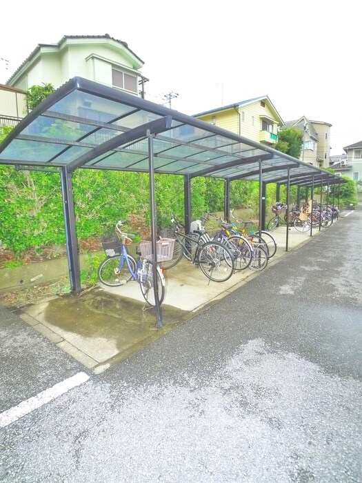 物件外観写真6　(駐輪場)