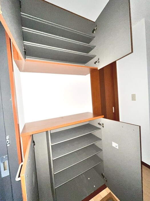 物件内観写真18　(靴箱)