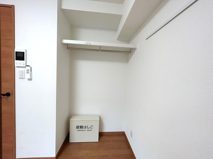 物件内観写真10　(収納)