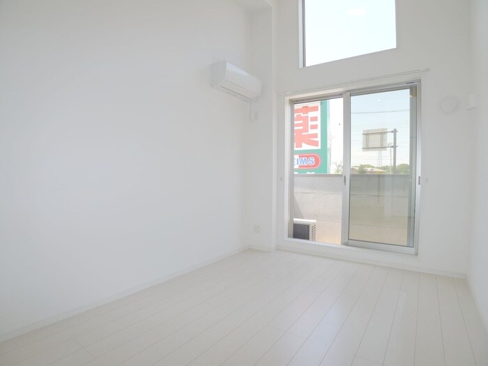 物件内観写真10　(室内からの展望)