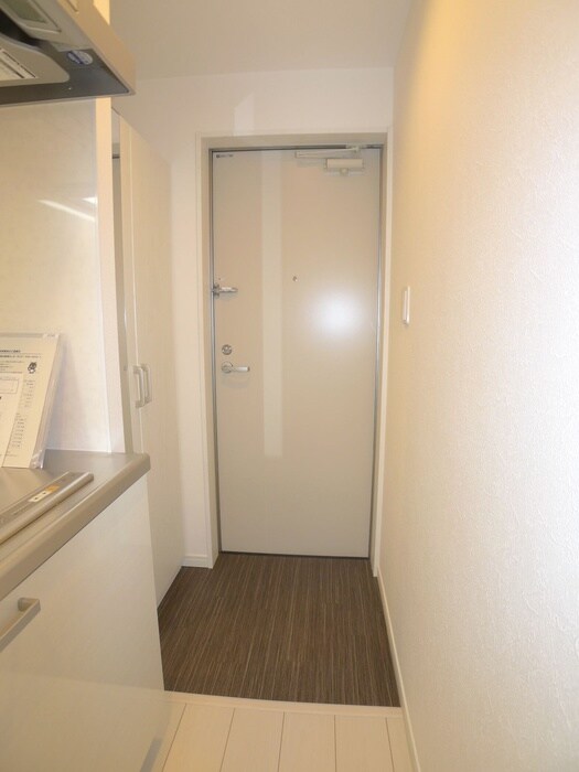 物件内観写真16　(玄関)