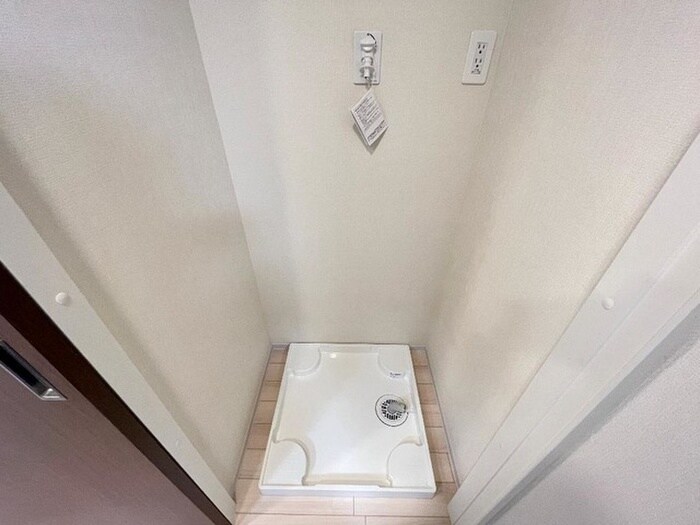 物件内観写真13　(洗濯機置場)