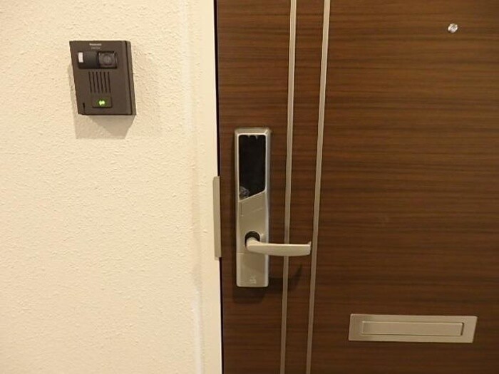 物件内観写真15　(玄関)