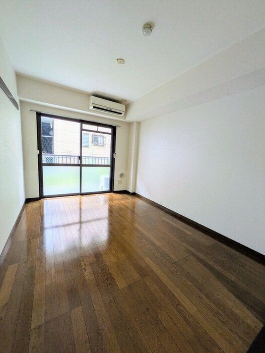 物件内観写真13　(室内からの展望)