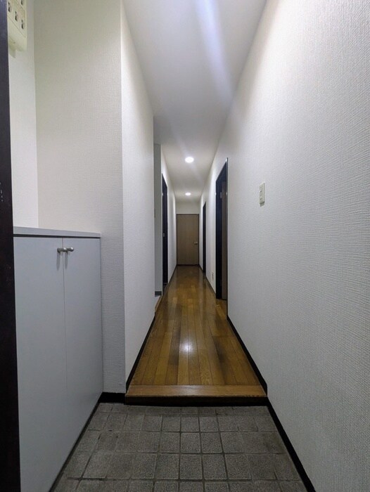 物件内観写真15　(玄関)