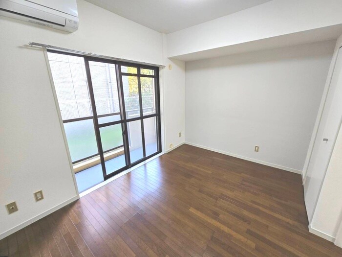 物件内観写真15　(居室)