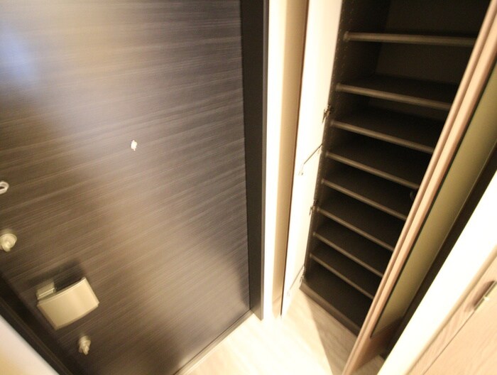 物件内観写真17　(玄関)