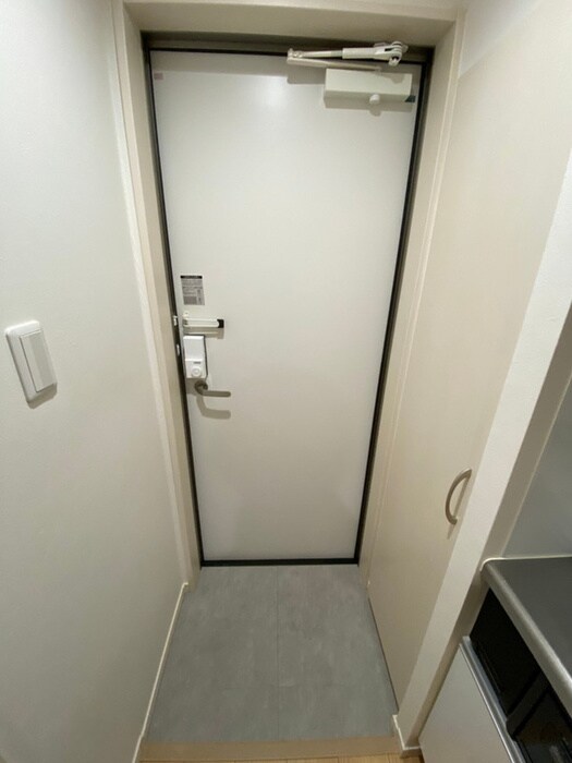 物件内観写真10　(玄関)
