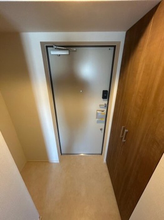 物件内観写真7　(玄関)