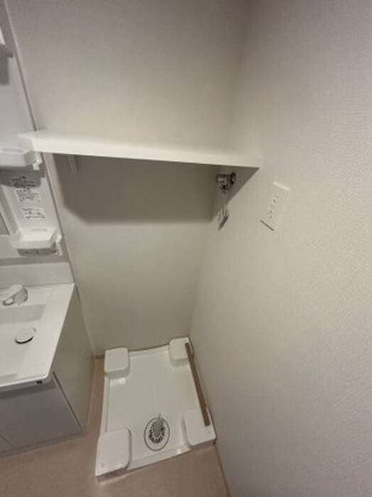 物件内観写真10　(洗濯機置場)