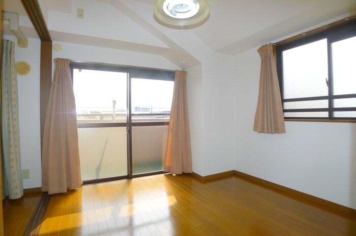 物件内観写真9　(居室)