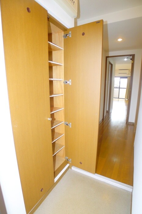 物件内観写真12　(靴箱)