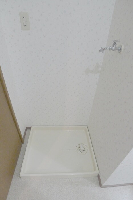 物件内観写真16　(洗濯機置場)