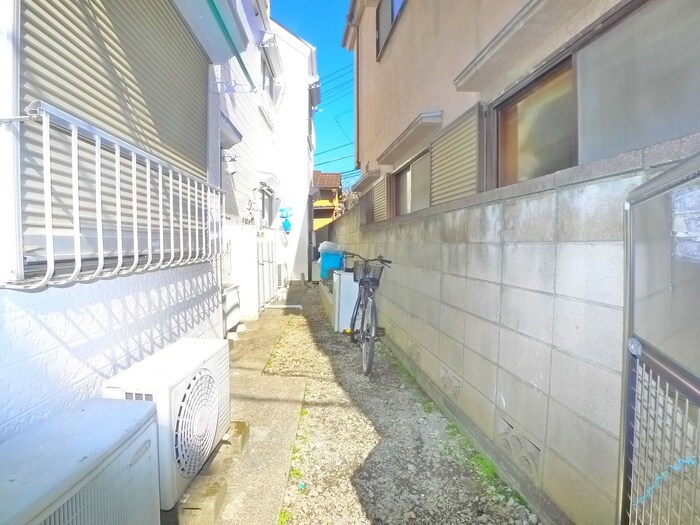 物件外観写真5　(駐輪場)