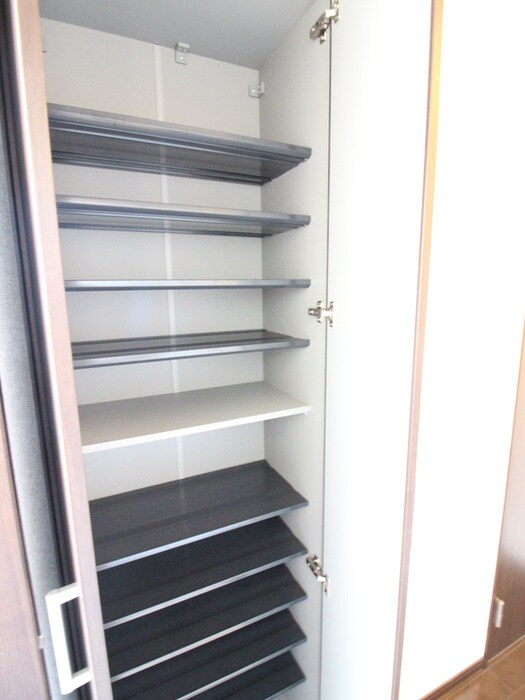 物件内観写真18　(靴箱)