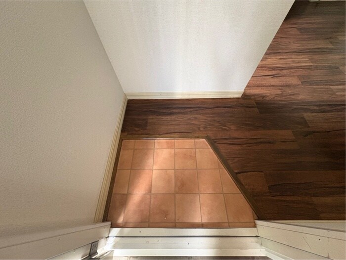 物件内観写真16　(玄関)