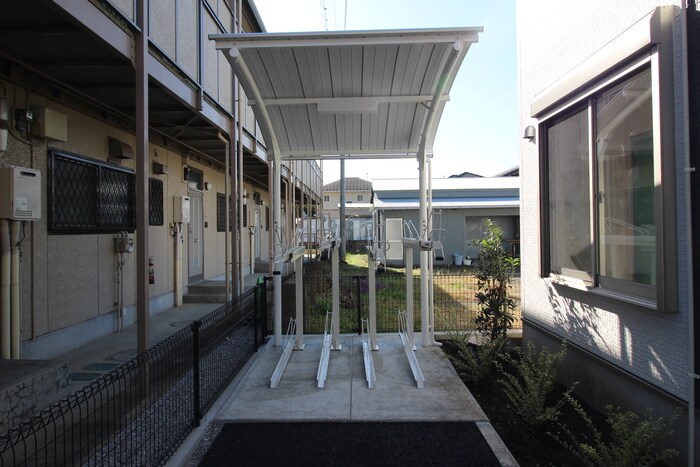 物件外観写真5　(駐輪場)