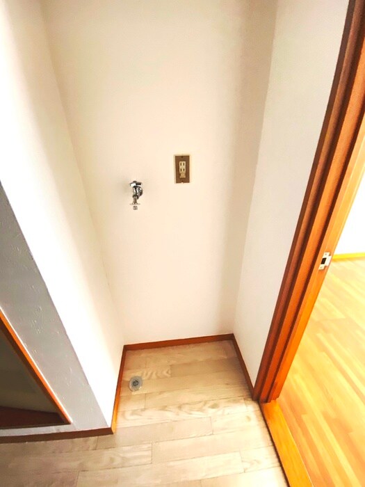 物件内観写真17　(洗濯機置場)