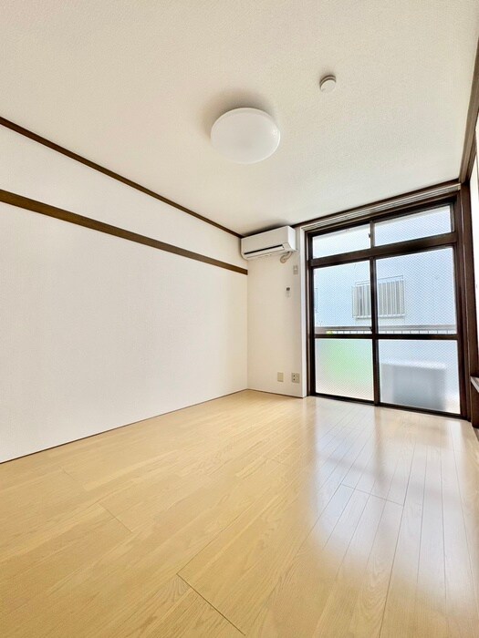 物件内観写真8　(居室)