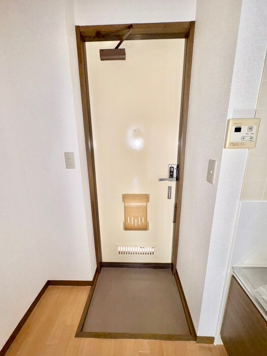物件内観写真19　(玄関)