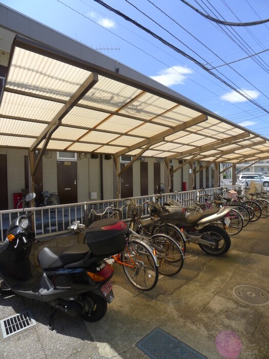 物件外観写真3　(駐輪場)