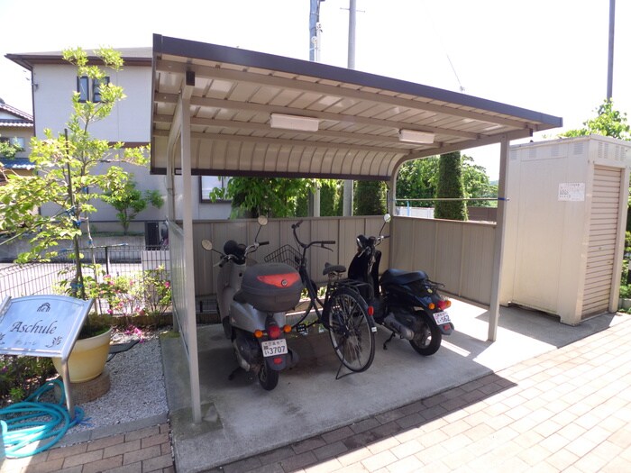 物件外観写真3　(駐輪場)