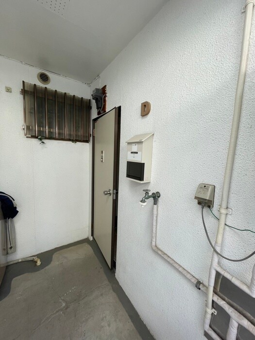 物件内観写真14　(洗濯機置場)