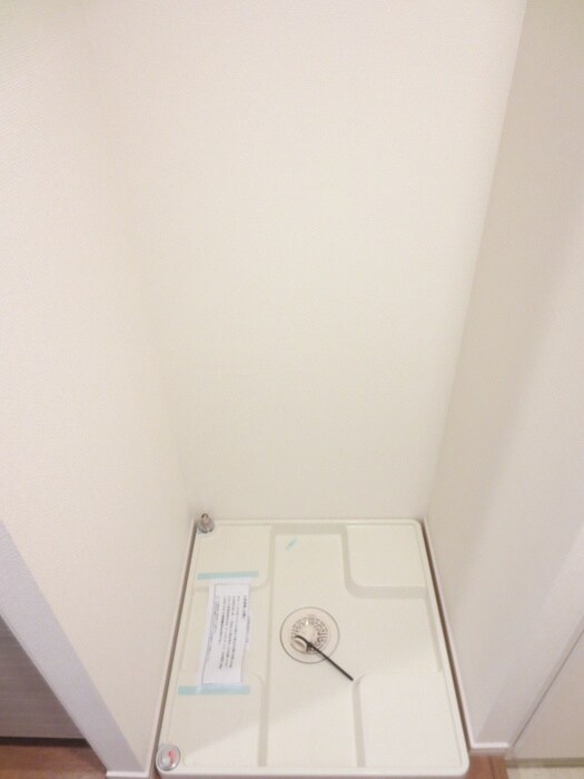 物件内観写真14　(洗濯機置場)