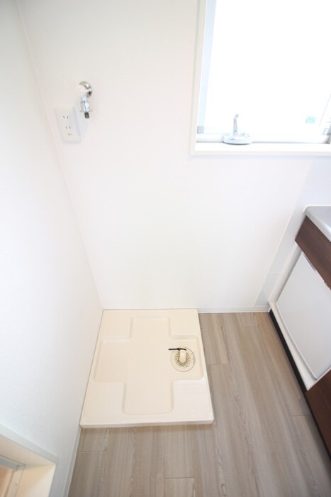 物件内観写真14　(洗濯機置場)