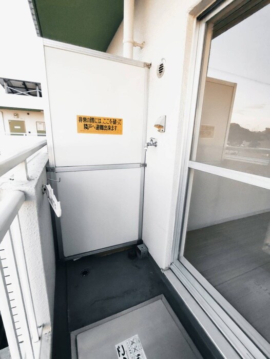 物件内観写真12　(洗濯機置場)