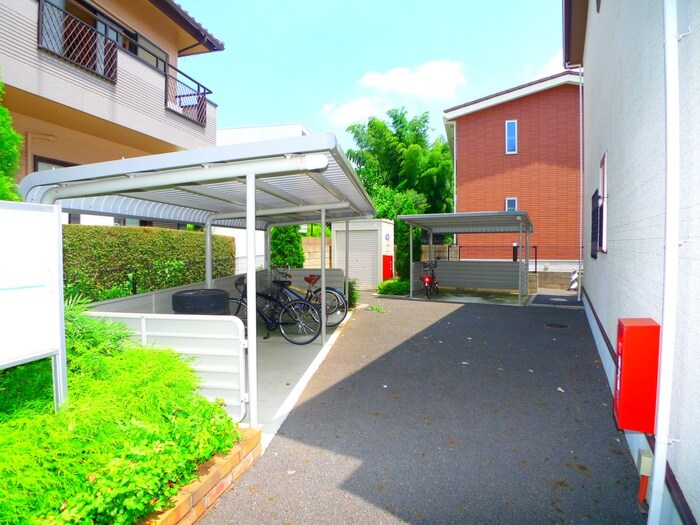 物件外観写真3　(駐輪場)