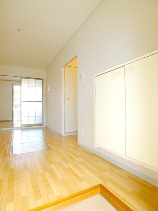 物件内観写真7　(玄関)