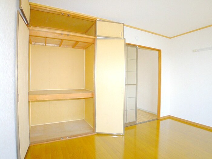 物件内観写真12　(収納)