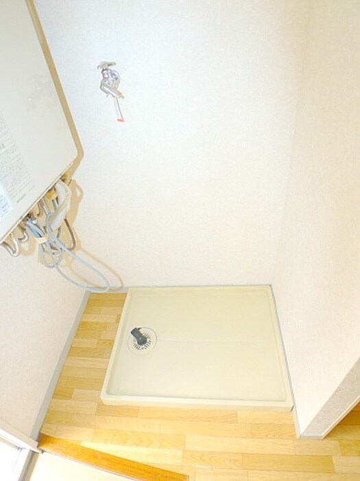 物件内観写真13　(洗濯機置場)