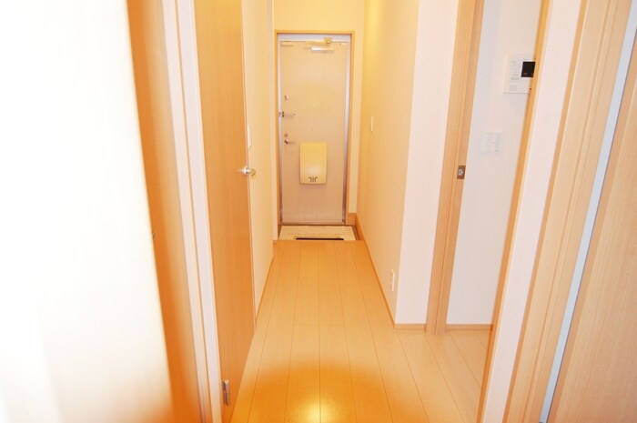 物件内観写真10　(廊下)