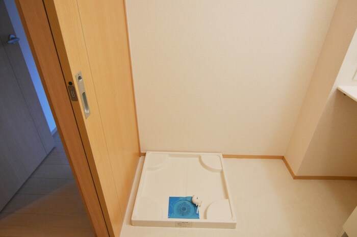 物件内観写真12　(洗濯機置場)