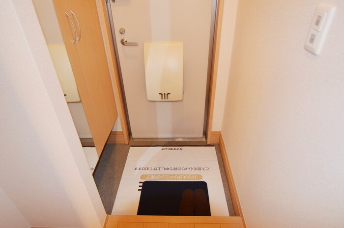 物件内観写真17　(玄関)