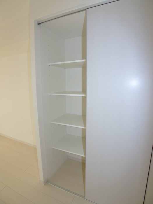 物件内観写真8　(収納)