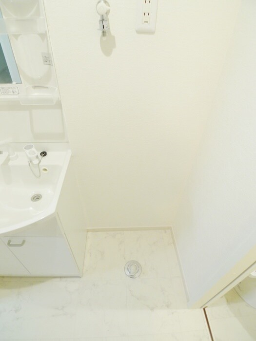 物件内観写真12　(洗濯機置場)