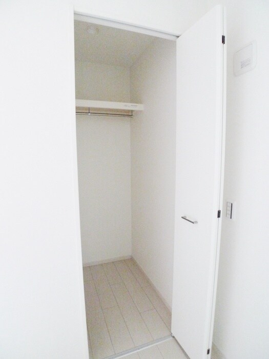 物件内観写真13　(収納)