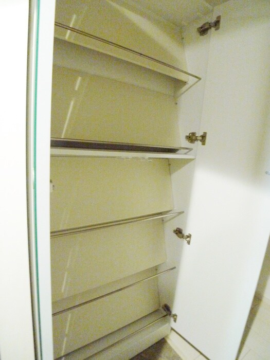 物件内観写真18　(靴箱)