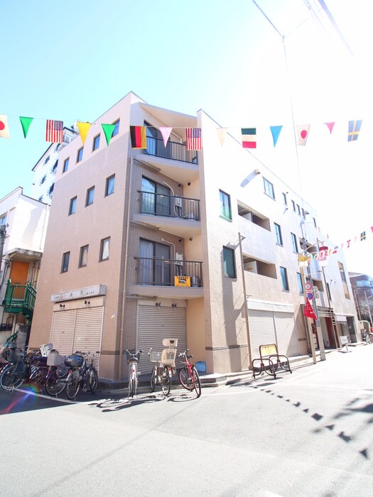 物件外観写真2　(エントランス部分)