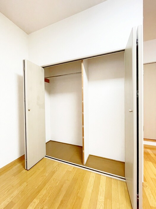 物件内観写真12　(収納)