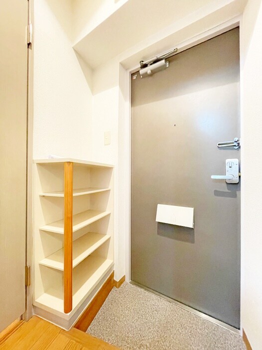 物件内観写真16　(玄関)