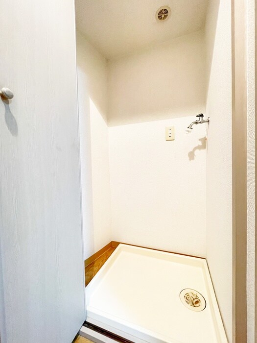 物件内観写真21　(洗濯機置場)
