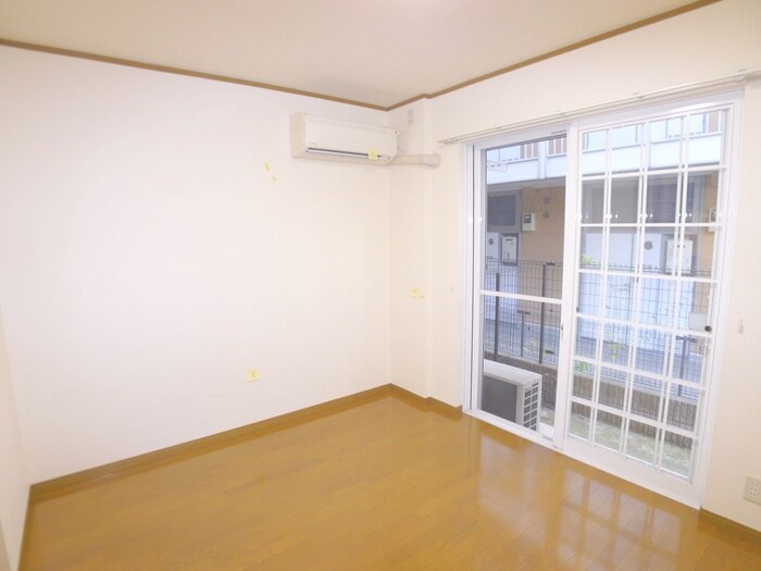 物件内観写真8　(居室)